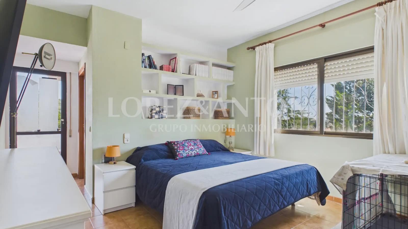 6 bedroom Villa for sale in Paterna with pool garage - € 890,000 (Ref: 9835000)
