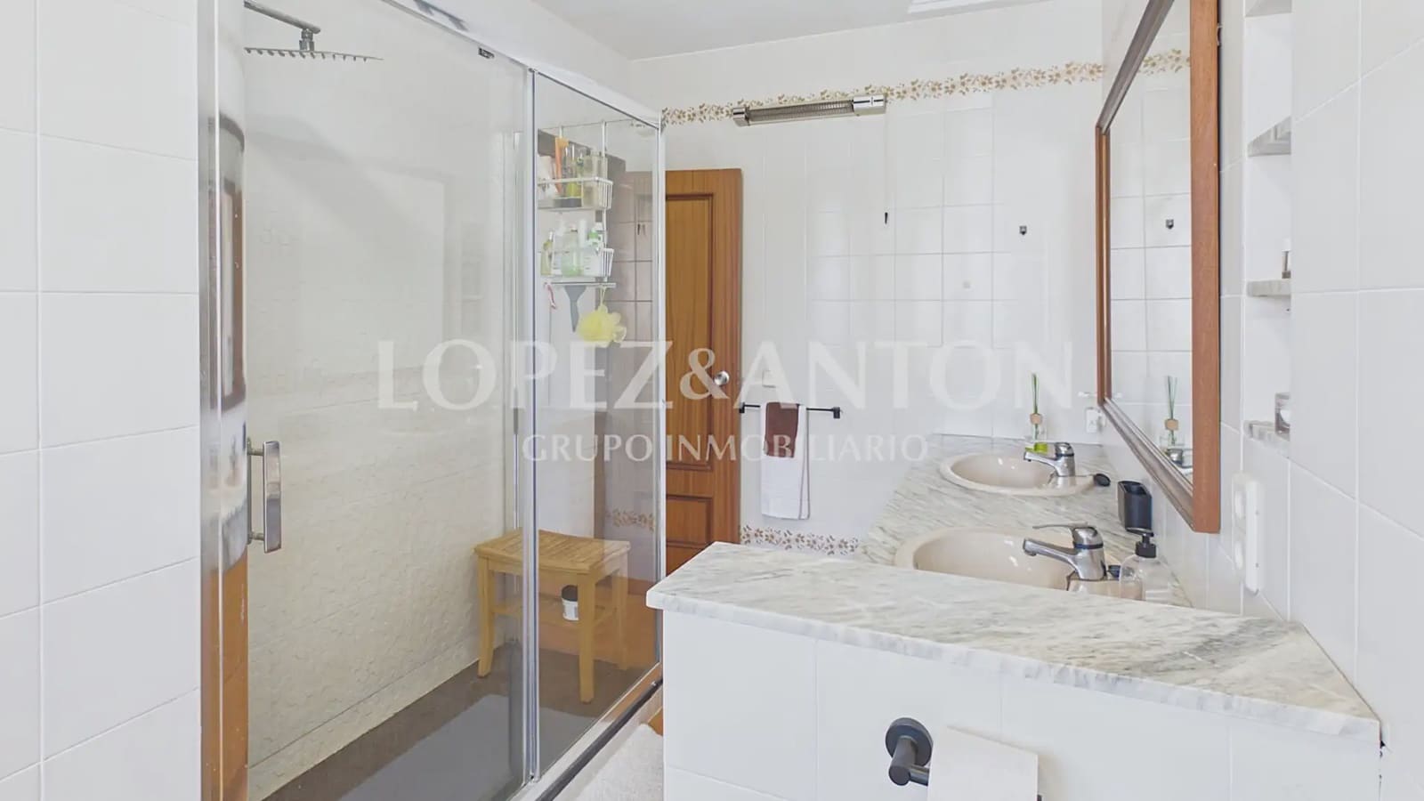 6 bedroom Villa for sale in Paterna with pool garage - € 890,000 (Ref: 9835000)