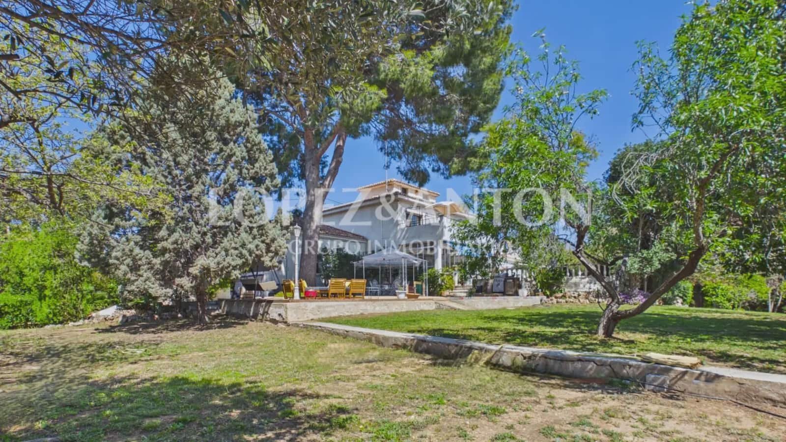 6 bedroom Villa for sale in Paterna with pool garage - € 890,000 (Ref: 9835000)