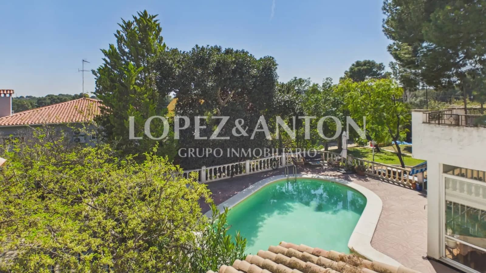 6 bedroom Villa for sale in Paterna with pool garage - € 890,000 (Ref: 9835000)