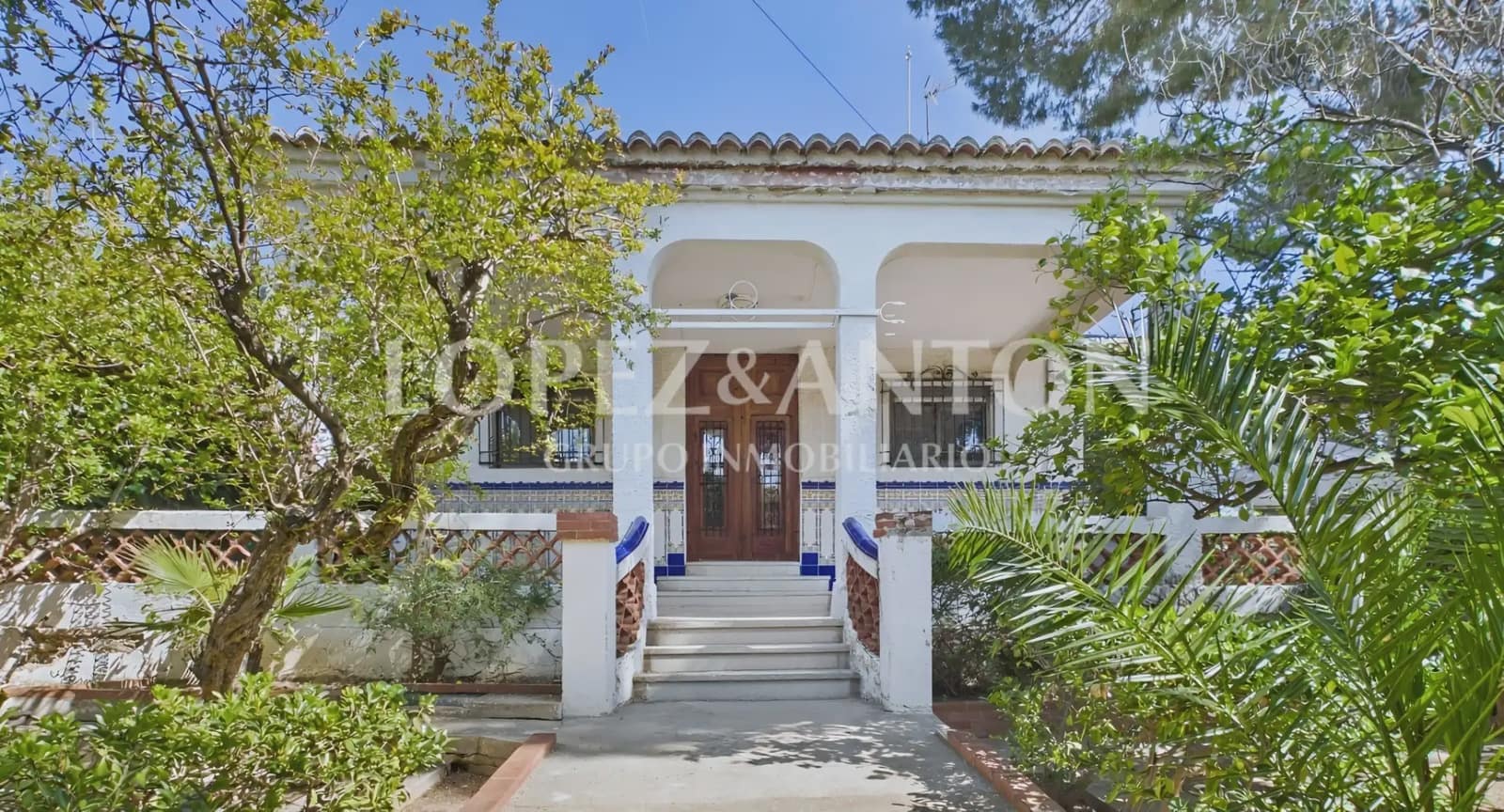 6 bedroom Villa for sale in Paterna with pool garage - € 890,000 (Ref: 9835000)