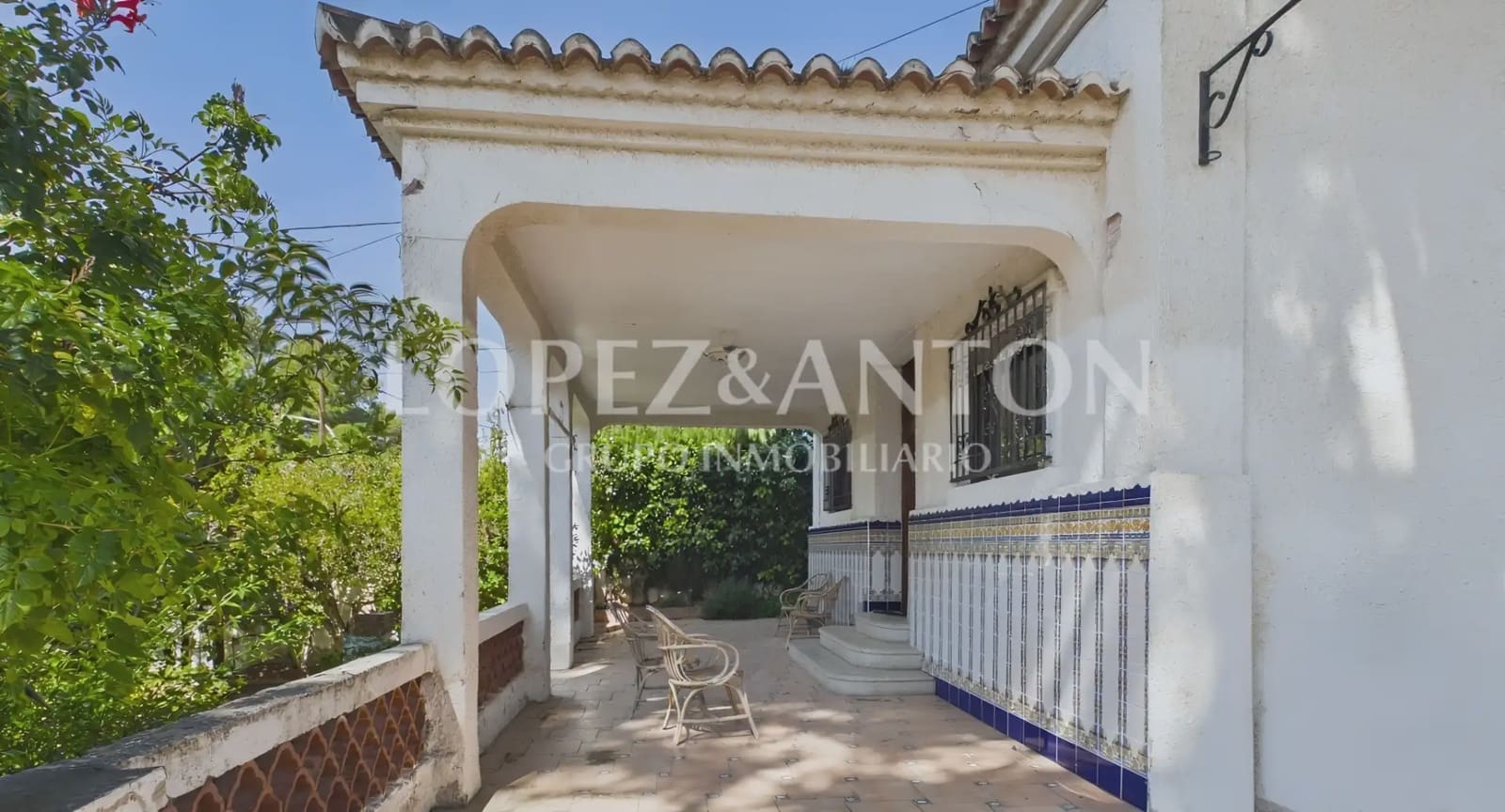 6 bedroom Villa for sale in Paterna with pool garage - € 890,000 (Ref: 9835000)