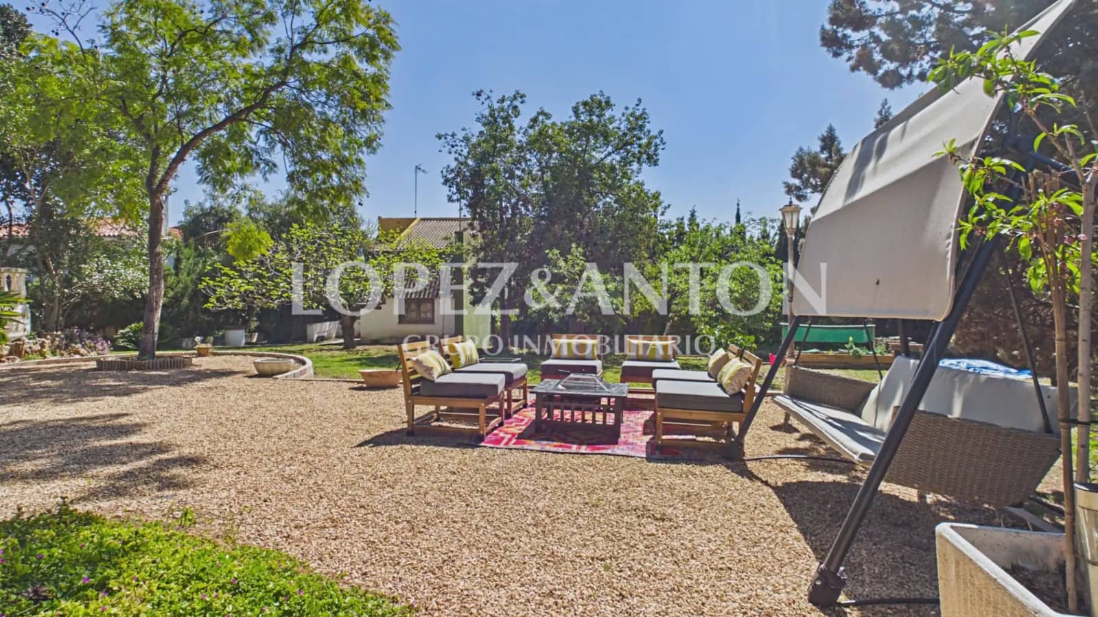 6 bedroom Villa for sale in Paterna with pool garage - € 890,000 (Ref: 9835000)