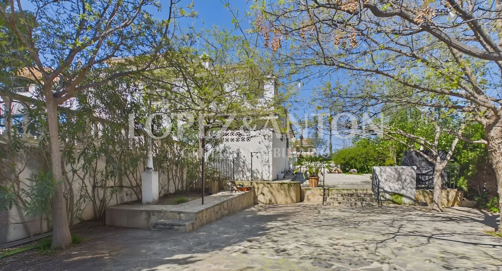 6 bedroom Villa for sale in Paterna with pool garage - € 890,000 (Ref: 9835000)