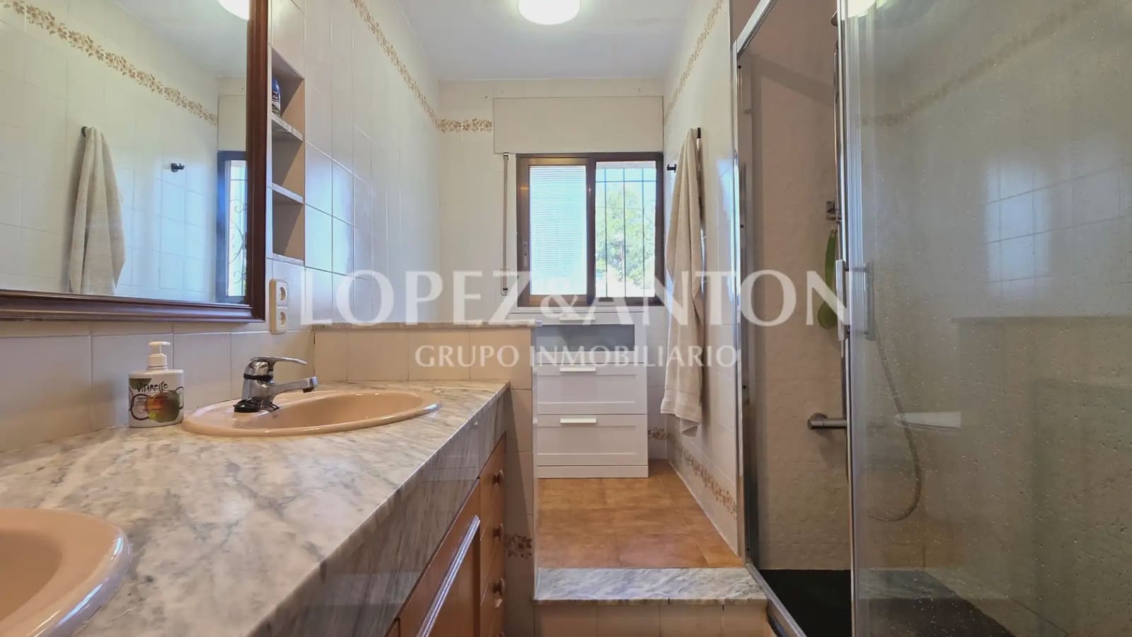 6 bedroom Villa for sale in Paterna with pool garage - € 890,000 (Ref: 9835000)