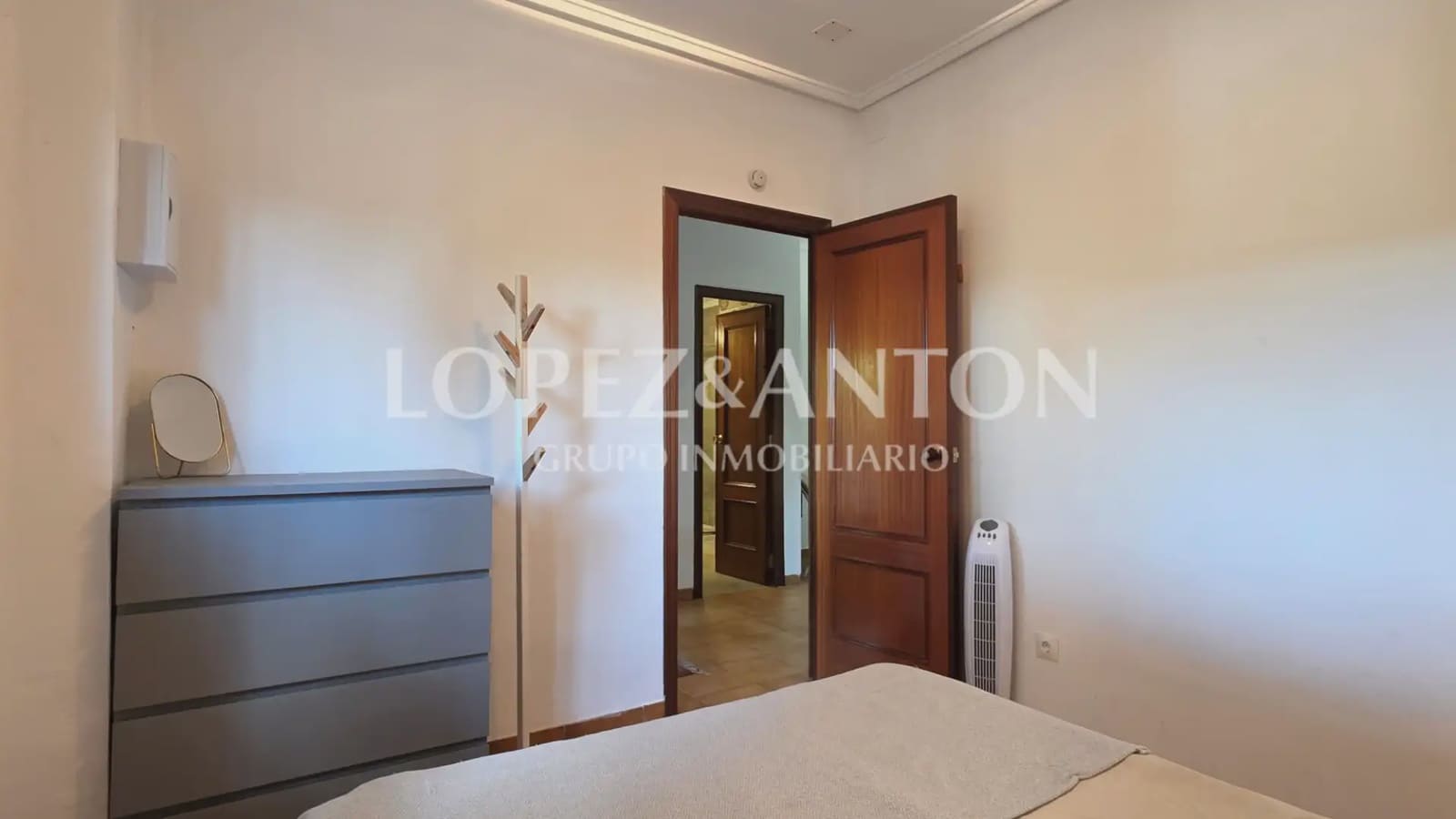 6 bedroom Villa for sale in Paterna with pool garage - € 890,000 (Ref: 9835000)