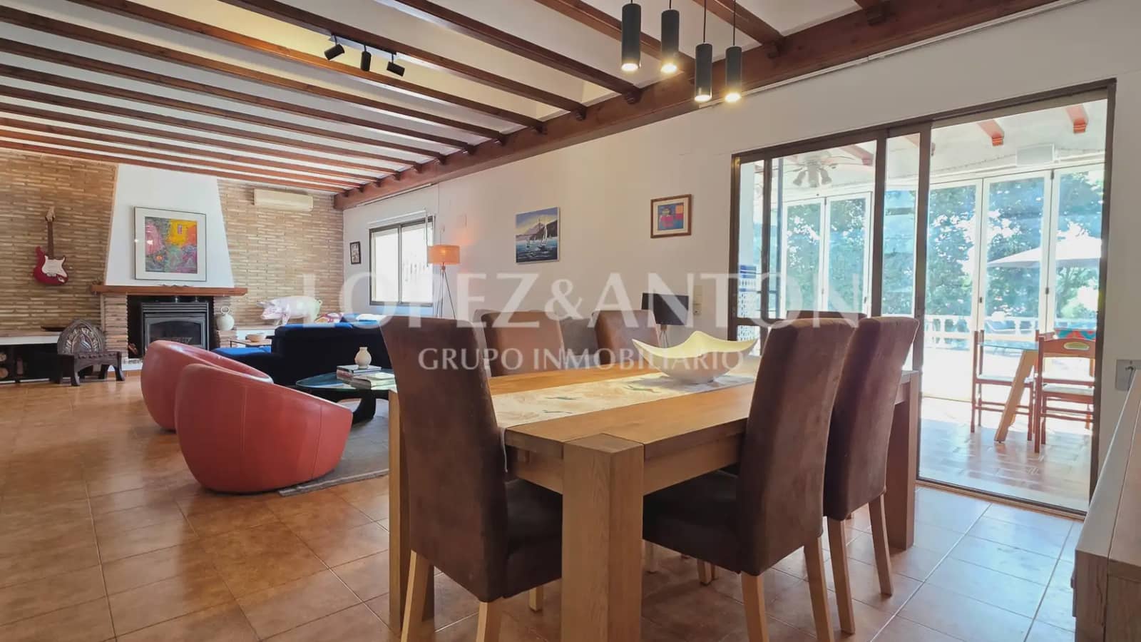 6 bedroom Villa for sale in Paterna with pool garage - € 890,000 (Ref: 9835000)