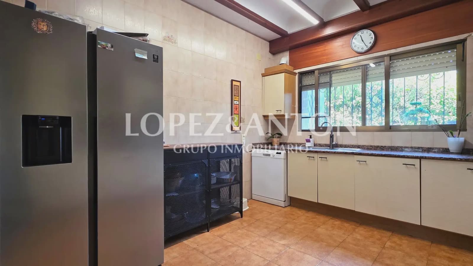 6 bedroom Villa for sale in Paterna with pool garage - € 890,000 (Ref: 9835000)