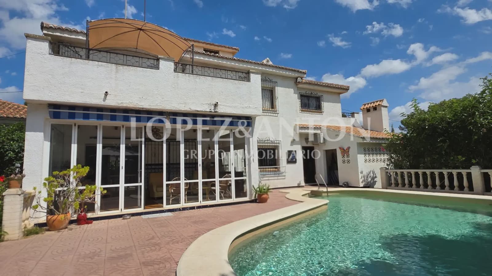 6 bedroom Villa for sale in Paterna with pool garage - € 890,000 (Ref: 9835000)