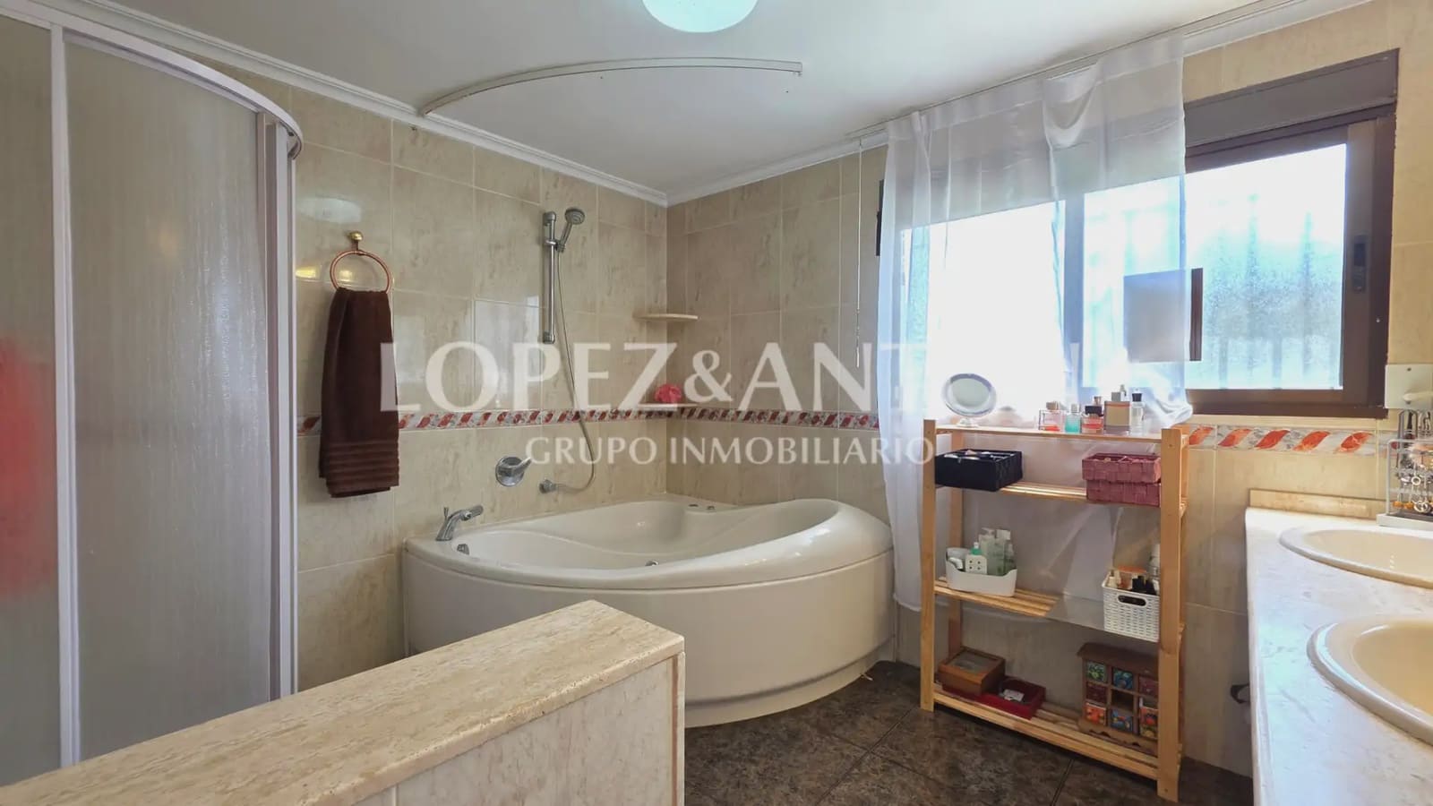 6 bedroom Villa for sale in Paterna with pool garage - € 890,000 (Ref: 9835000)