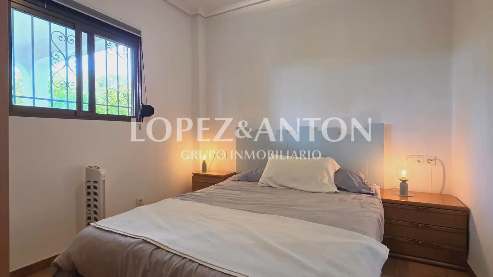 6 bedroom Villa for sale in Paterna with pool garage - € 890,000 (Ref: 9835000)