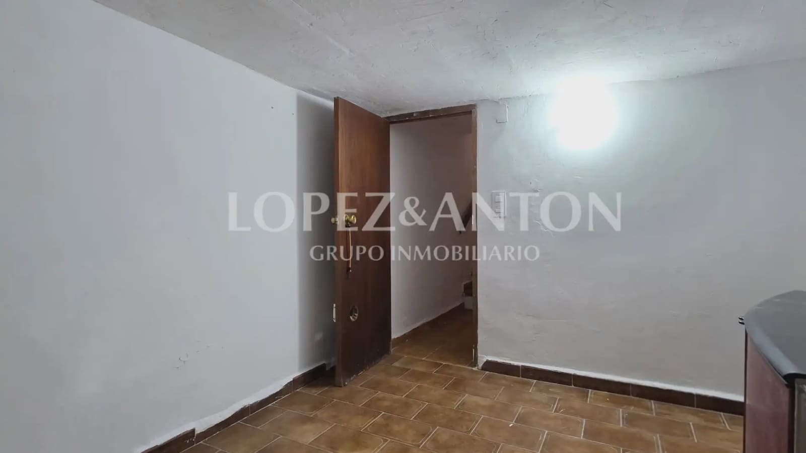 6 bedroom Villa for sale in Paterna with pool garage - € 890,000 (Ref: 9835000)