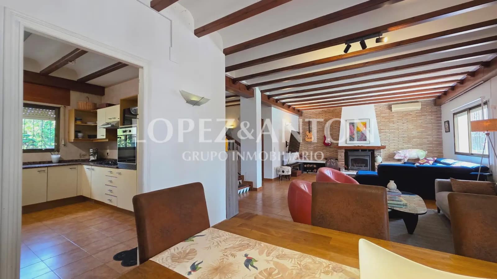 6 bedroom Villa for sale in Paterna with pool garage - € 890,000 (Ref: 9835000)