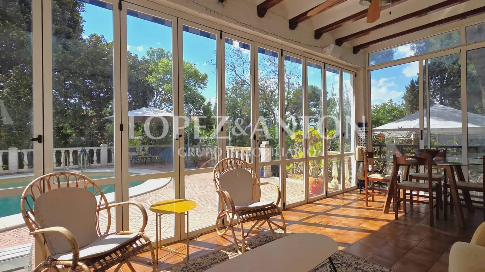 6 bedroom Villa for sale in Paterna with pool garage - € 890,000 (Ref: 9835000)