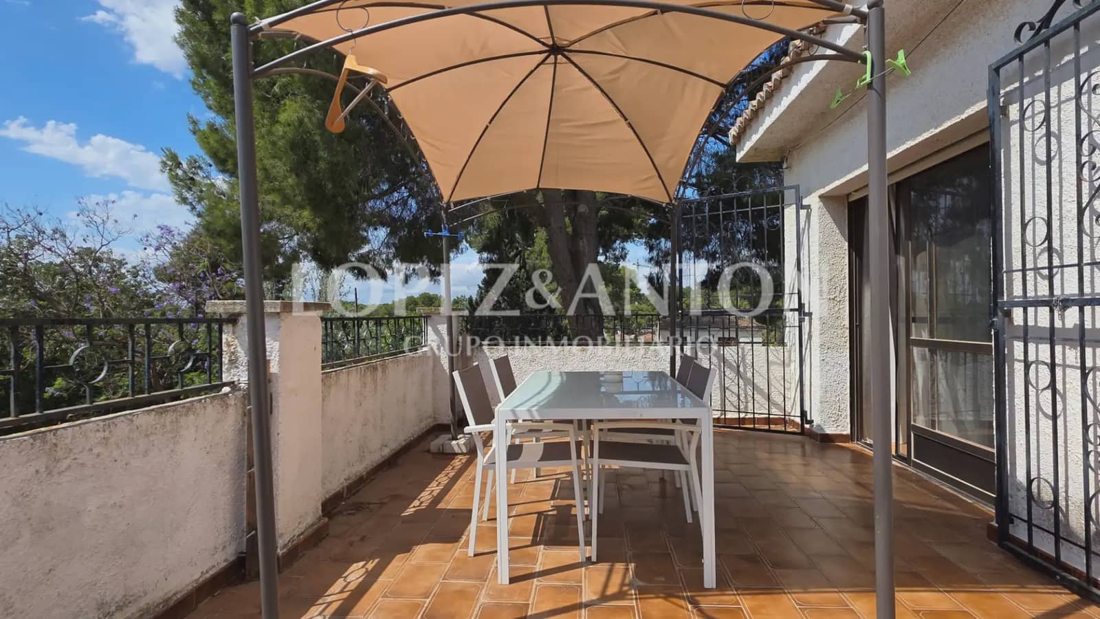 6 bedroom Villa for sale in Paterna with pool garage - € 890,000 (Ref: 9835000)