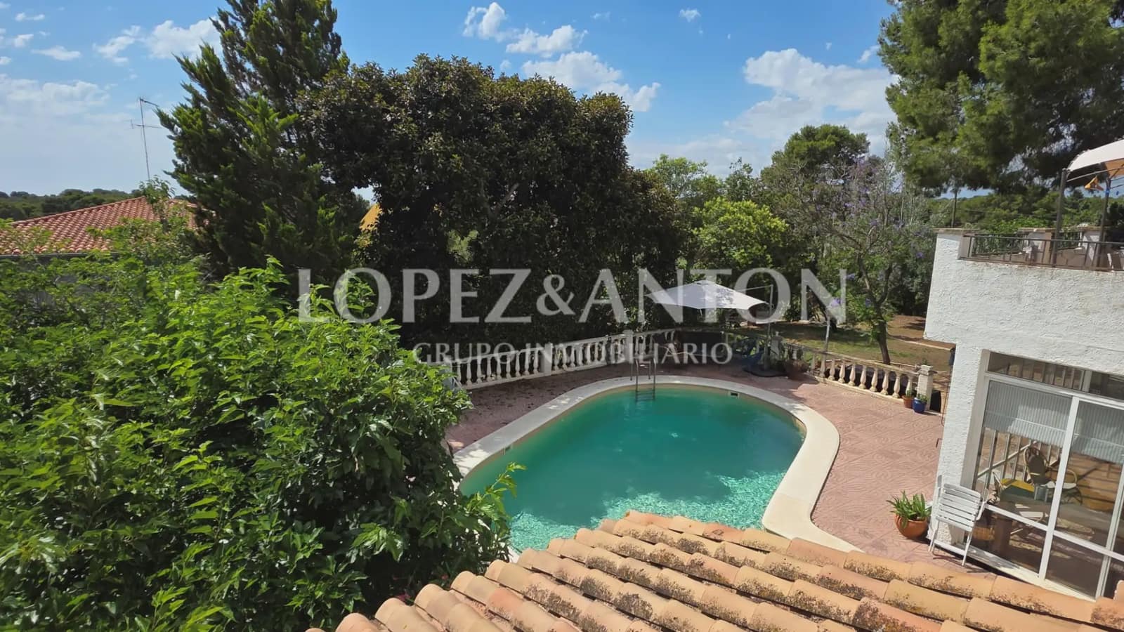 6 bedroom Villa for sale in Paterna with pool garage - € 890,000 (Ref: 9835000)