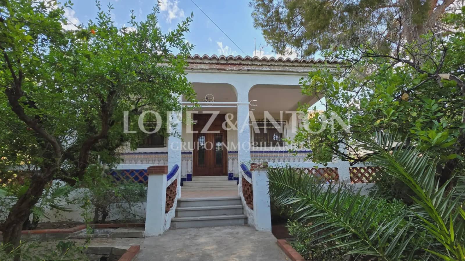 6 bedroom Villa for sale in Paterna with pool garage - € 890,000 (Ref: 9835000)