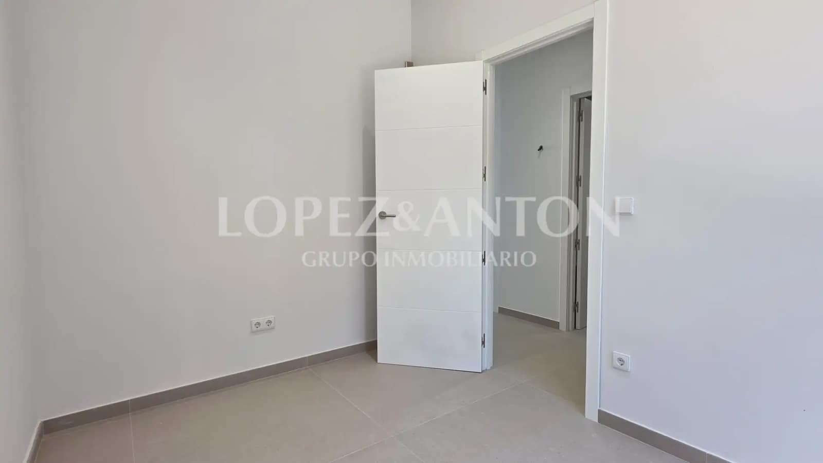 4 quarto Casa em Banda para venda em Benaguasil com piscina - 450 000 € (Ref: 9872800)