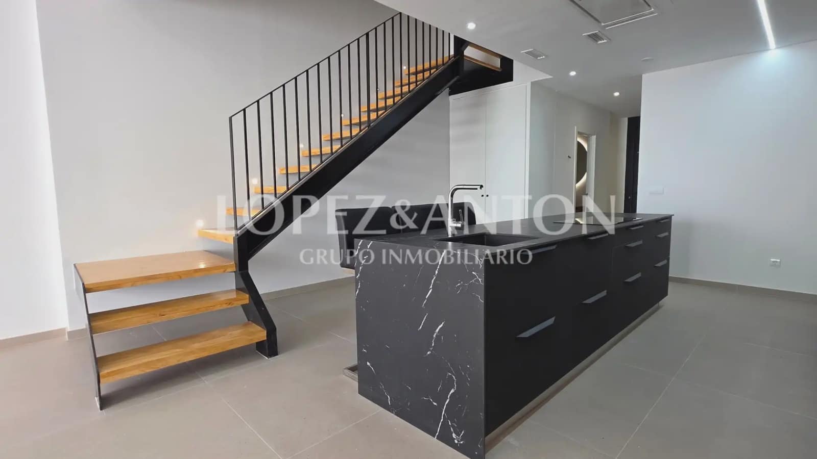 4 quarto Casa em Banda para venda em Benaguasil com piscina - 450 000 € (Ref: 9872800)