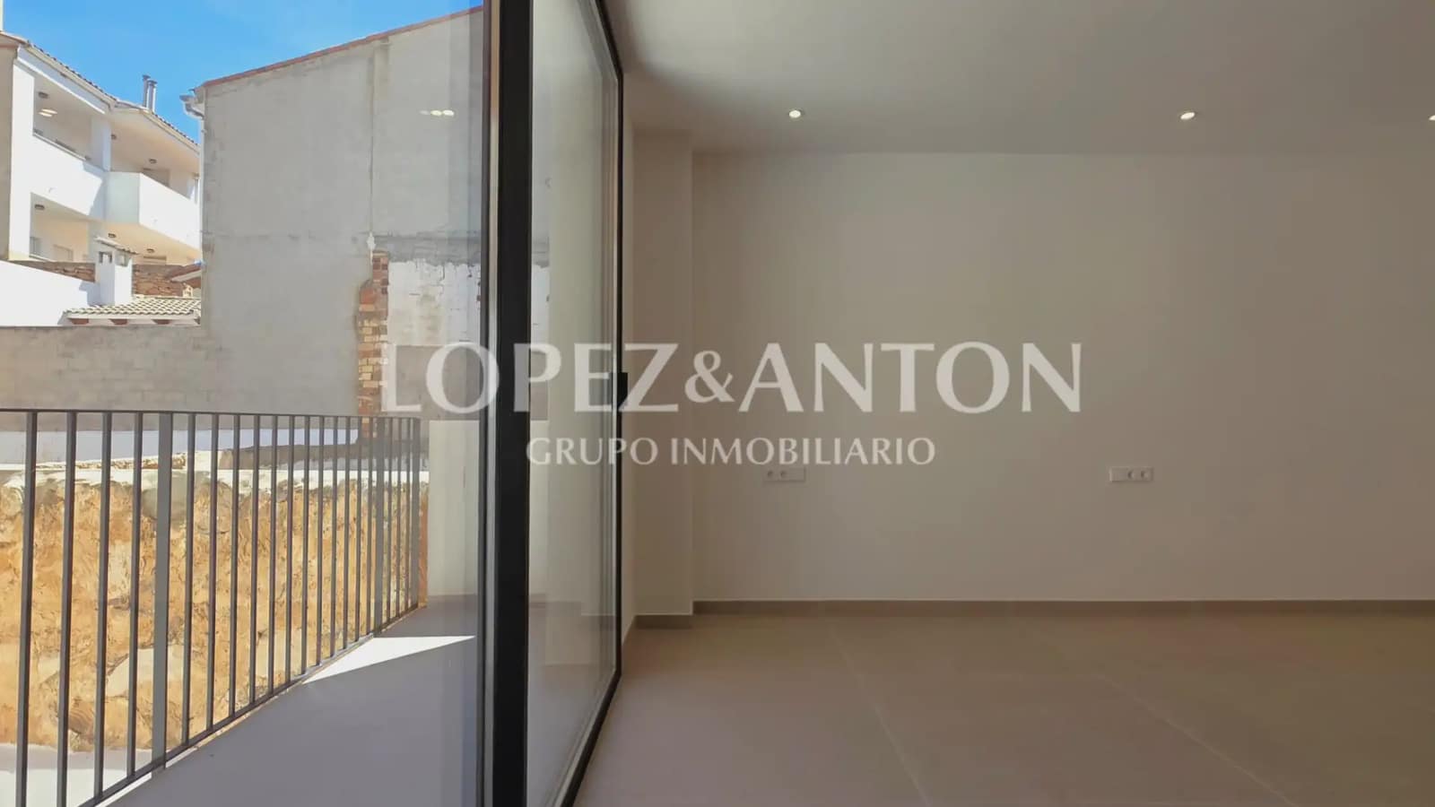 4 quarto Casa em Banda para venda em Benaguasil com piscina - 450 000 € (Ref: 9872800)