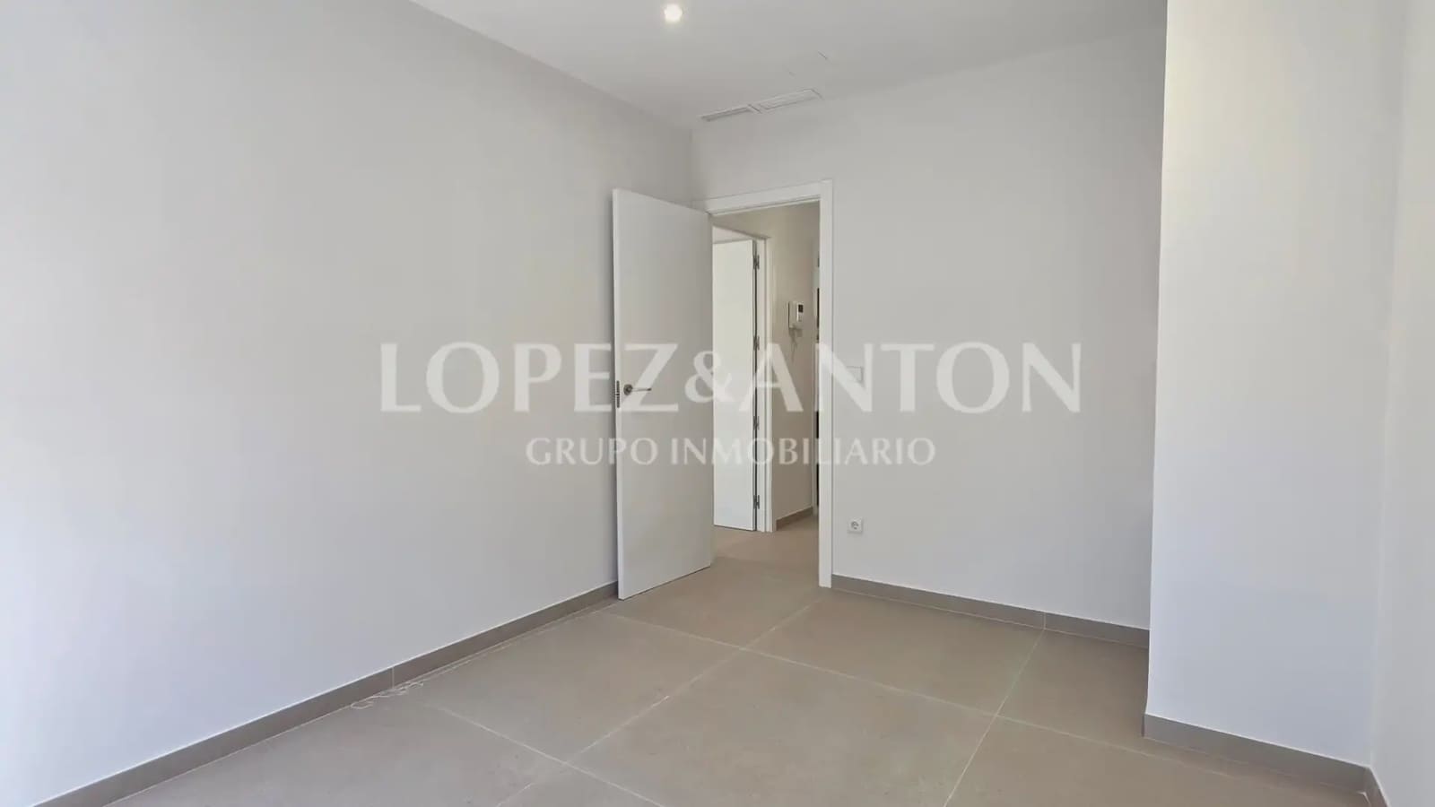 4 quarto Casa em Banda para venda em Benaguasil com piscina - 450 000 € (Ref: 9872800)