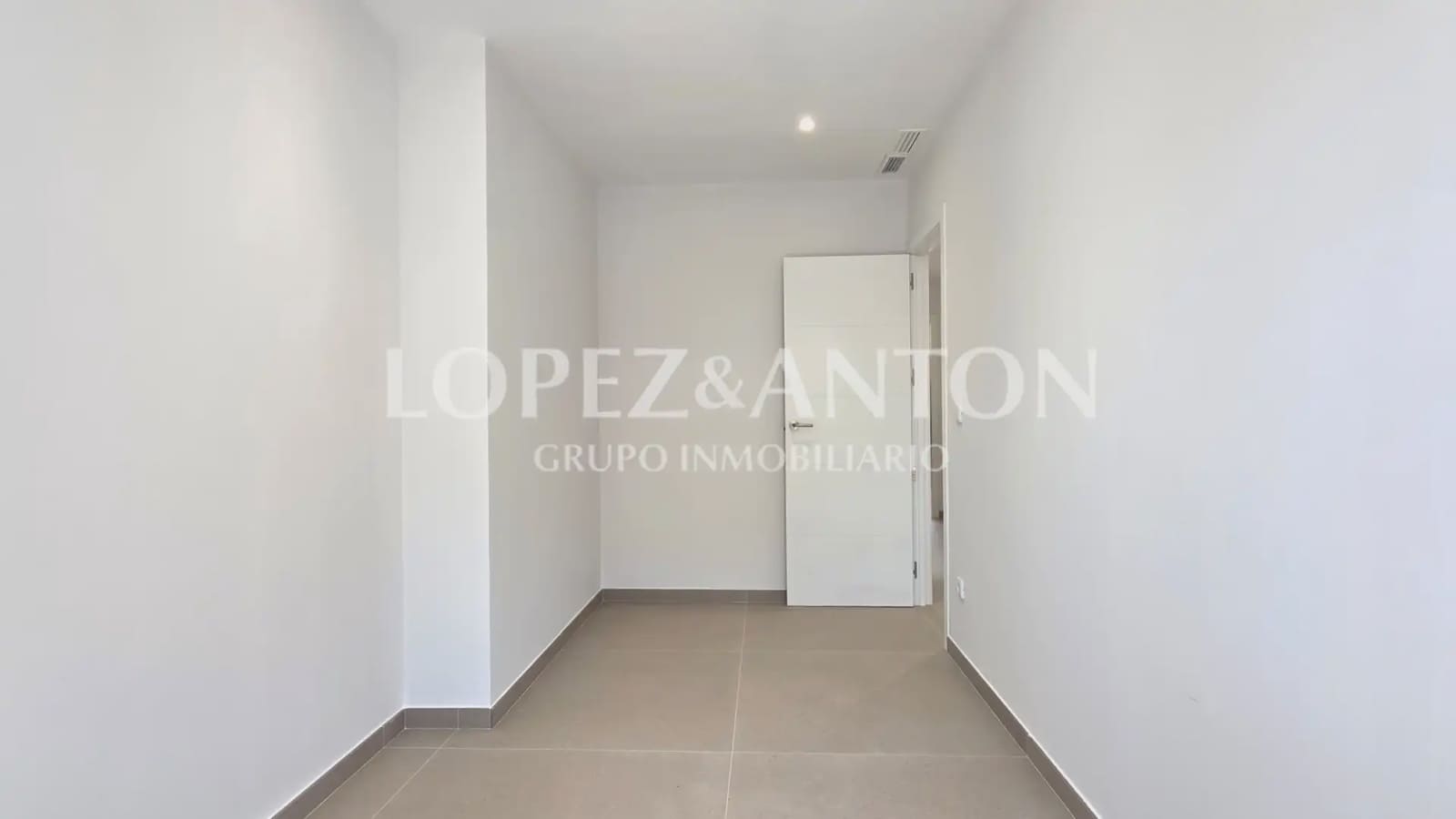 4 quarto Casa em Banda para venda em Benaguasil com piscina - 450 000 € (Ref: 9872800)
