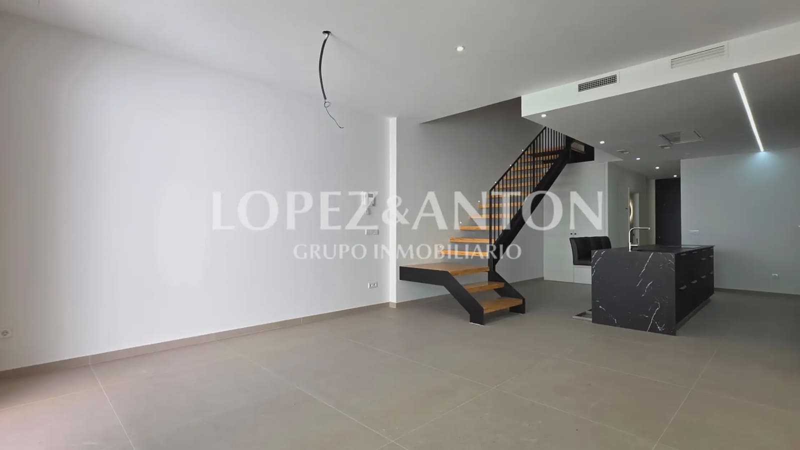 4 quarto Casa em Banda para venda em Benaguasil com piscina - 450 000 € (Ref: 9872800)