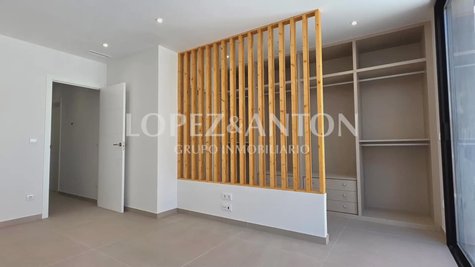 4 quarto Casa em Banda para venda em Benaguasil com piscina - 450 000 € (Ref: 9872800)