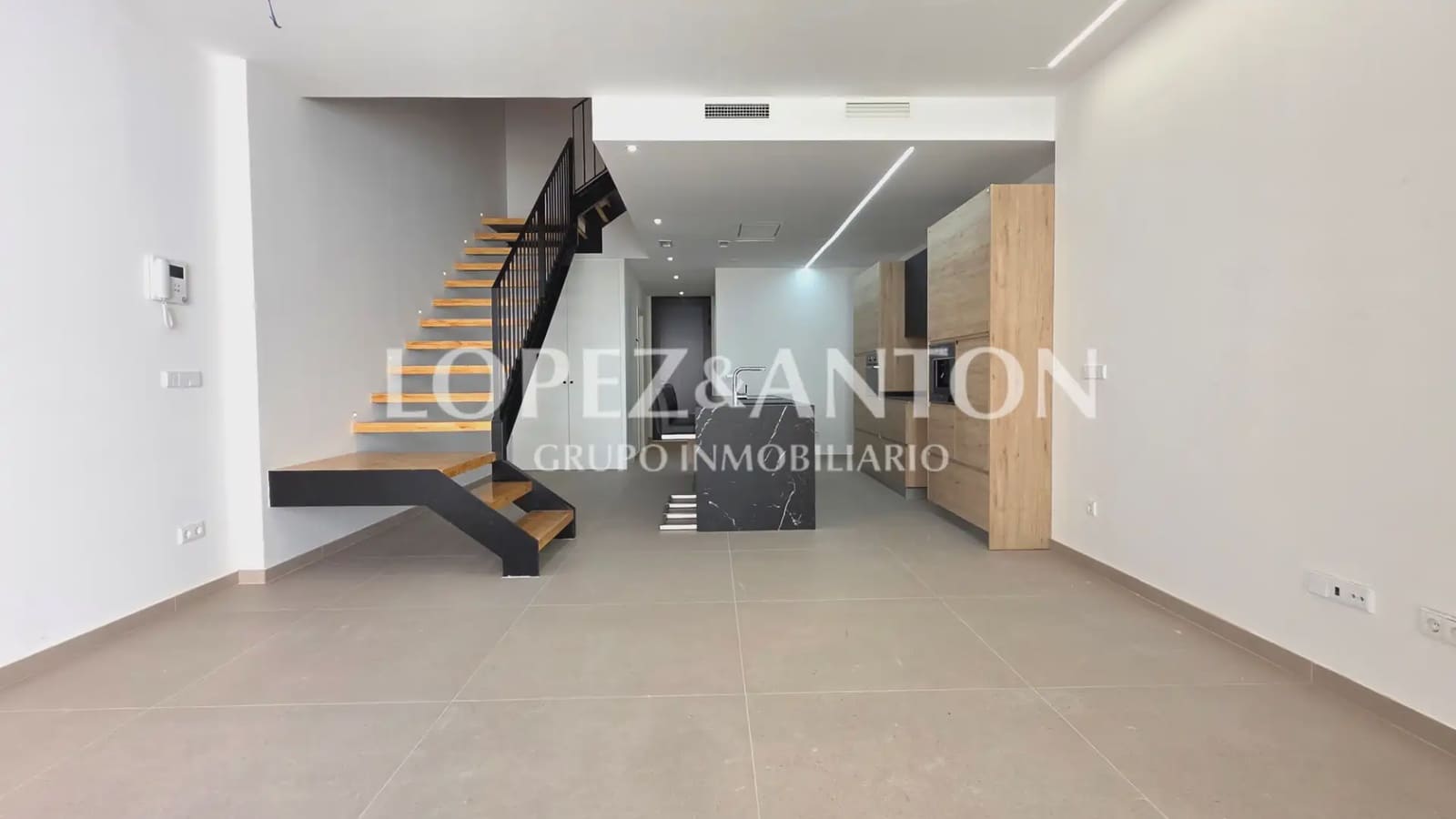 4 quarto Casa em Banda para venda em Benaguasil com piscina - 450 000 € (Ref: 9872800)