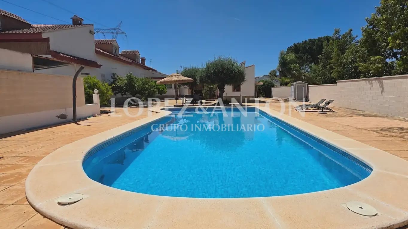 4 sovrum Villa till salu i L'Eliana med pool garage - 900 000 € (Ref: 9891062)