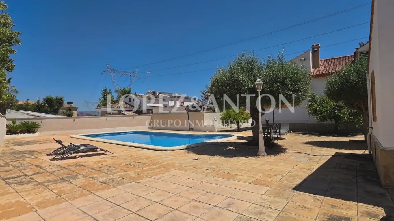 4 sovrum Villa till salu i L'Eliana med pool garage - 900 000 € (Ref: 9891062)