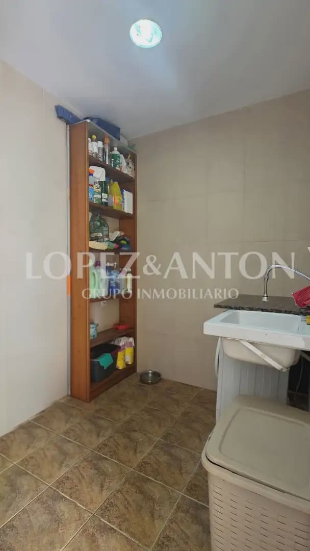 3 sypialnia Dom na sprzedaż w La Pobla de Vallbona z basenem - 395 000 € (Ref: 9902253)