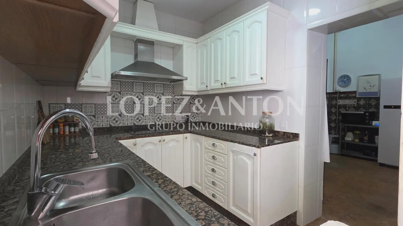 3 sypialnia Dom na sprzedaż w La Pobla de Vallbona z basenem - 395 000 € (Ref: 9902253)