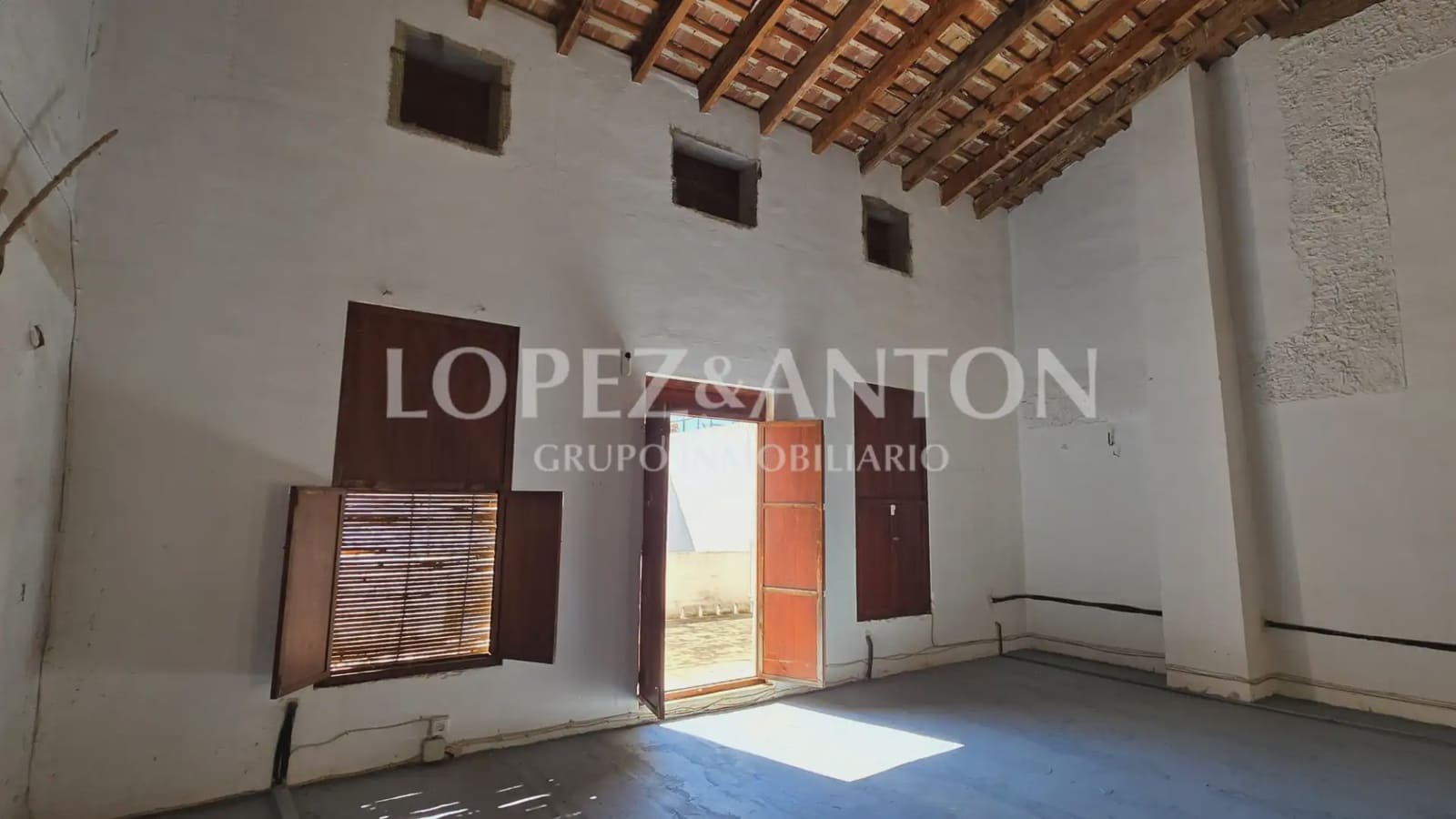 3 sypialnia Dom na sprzedaż w La Pobla de Vallbona z basenem - 395 000 € (Ref: 9902253)