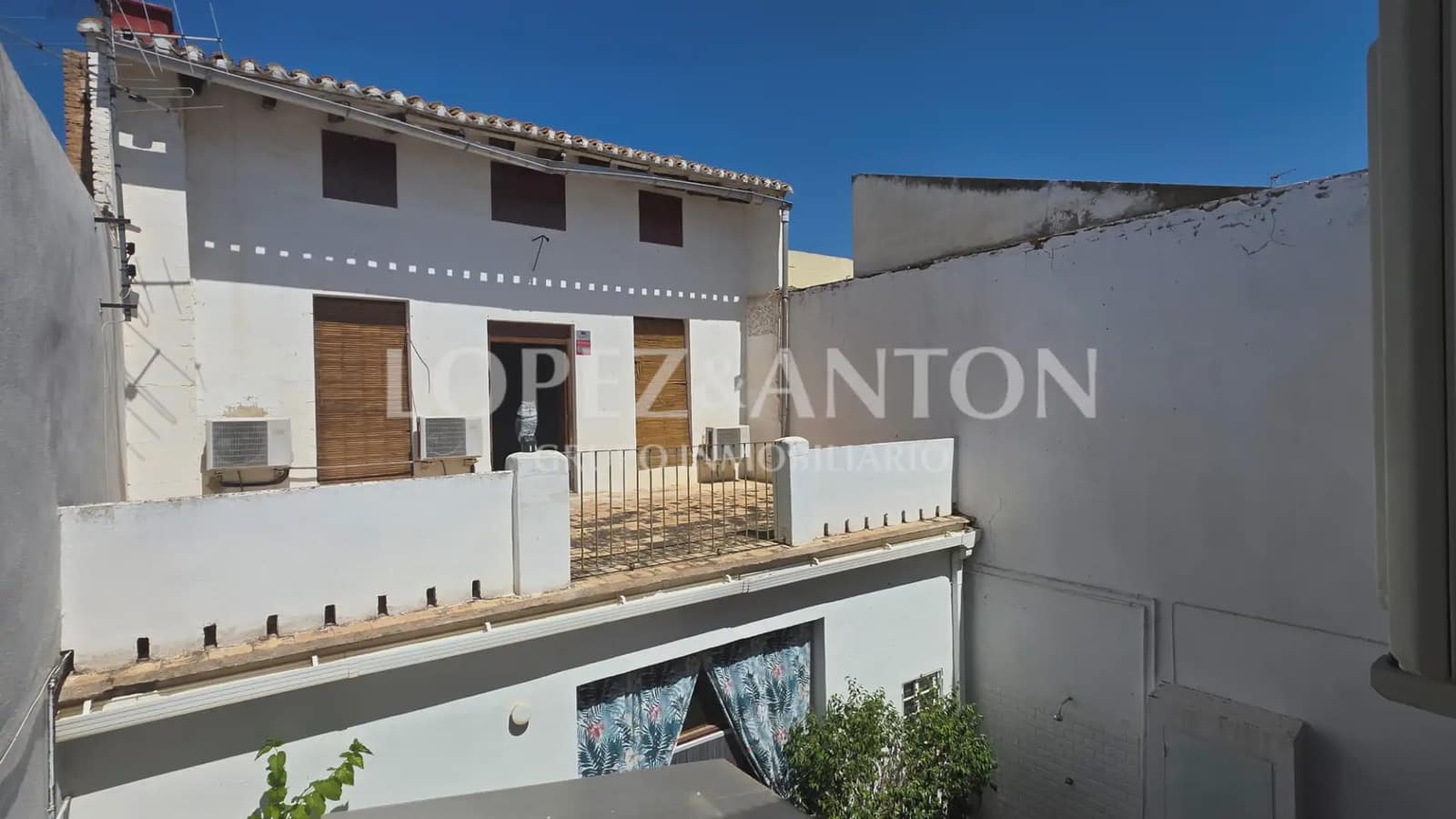 3 sypialnia Dom na sprzedaż w La Pobla de Vallbona z basenem - 395 000 € (Ref: 9902253)
