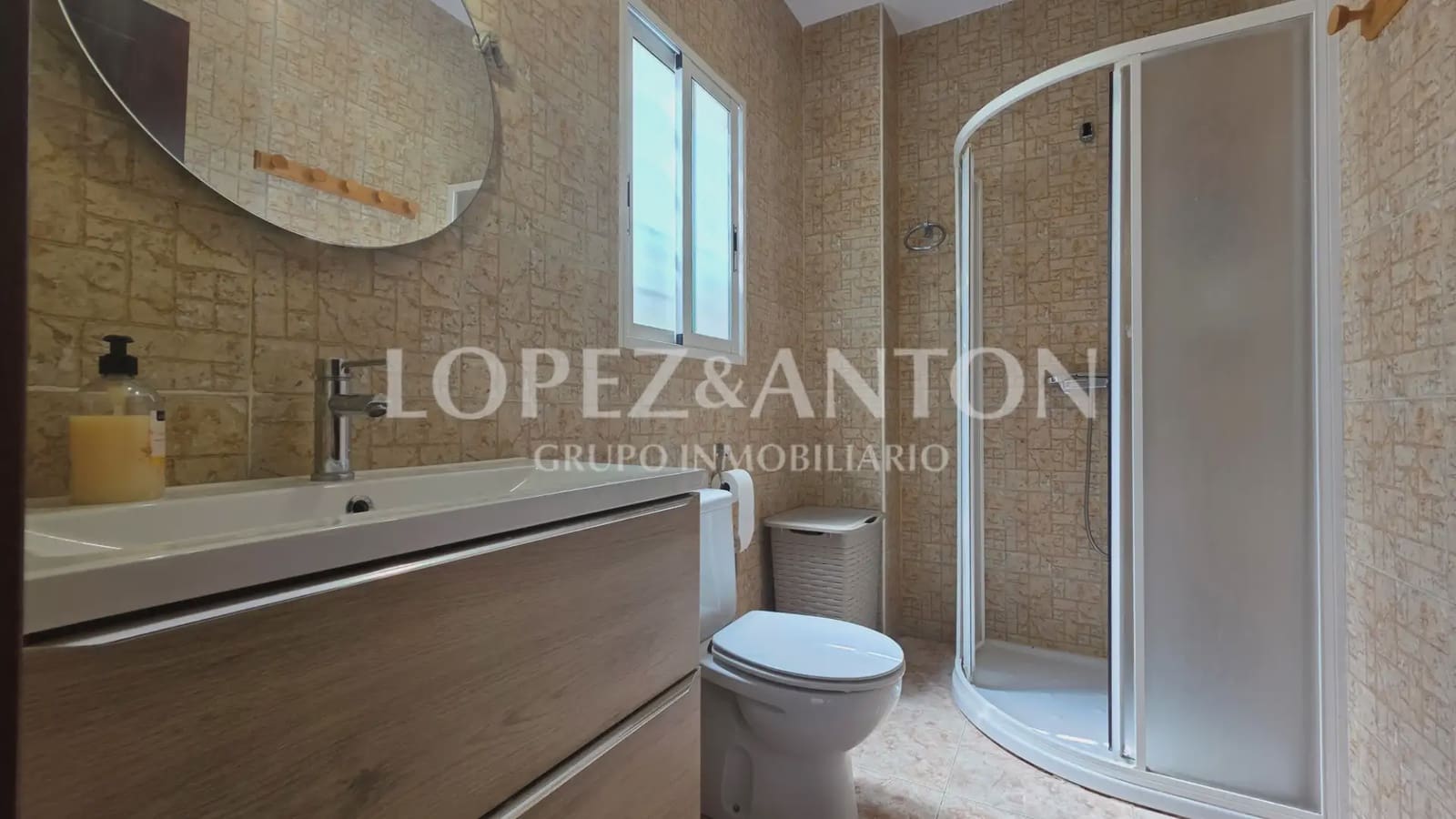 3 sypialnia Dom na sprzedaż w La Pobla de Vallbona z basenem - 395 000 € (Ref: 9902253)