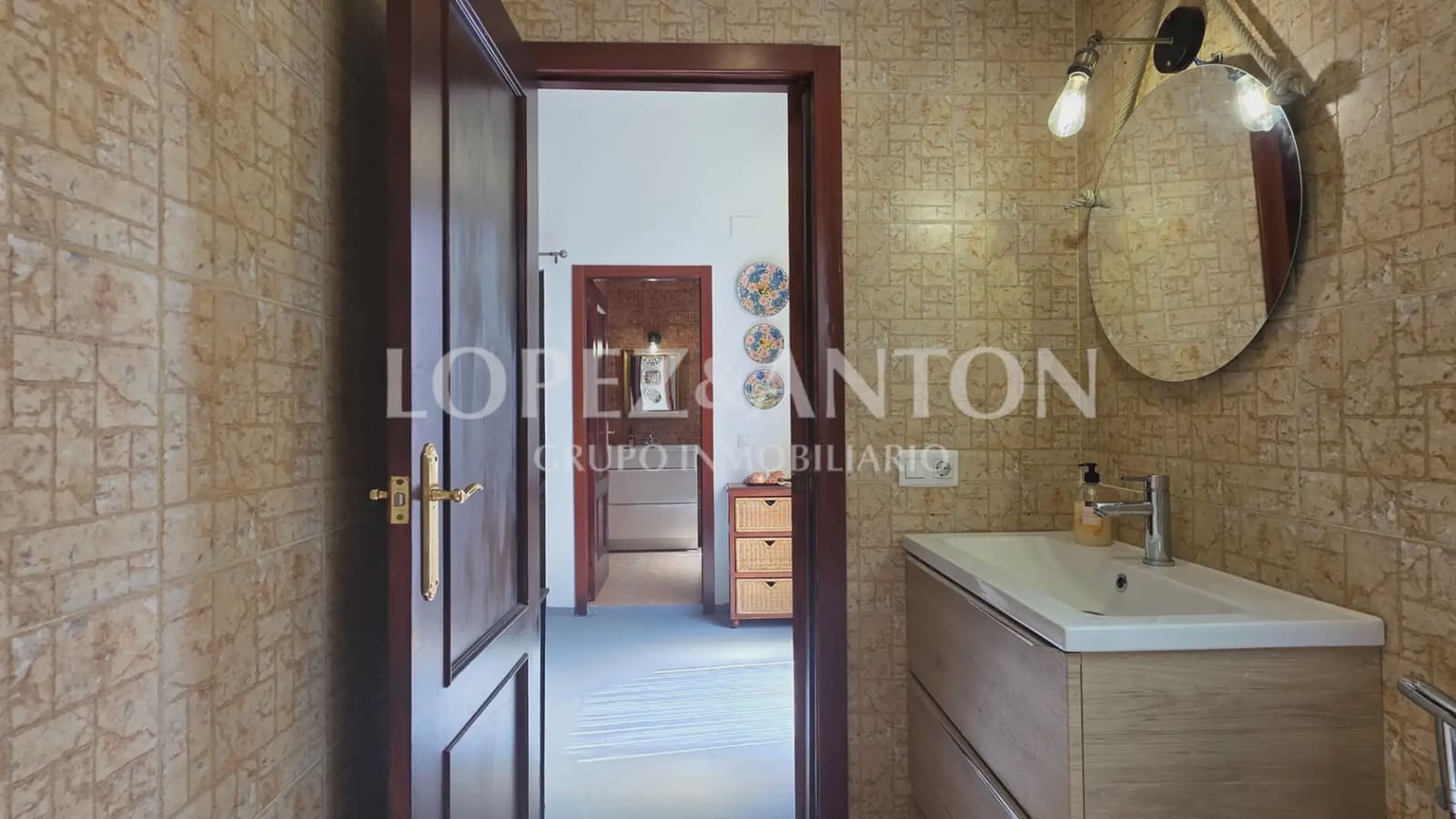 3 sypialnia Dom na sprzedaż w La Pobla de Vallbona z basenem - 395 000 € (Ref: 9902253)
