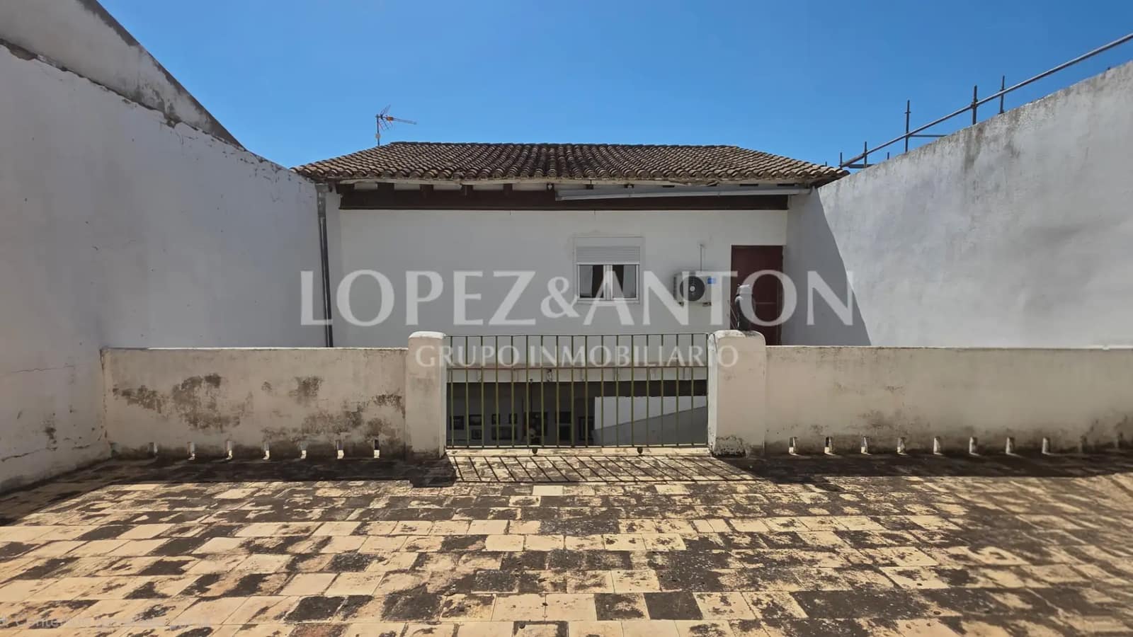 3 sypialnia Dom na sprzedaż w La Pobla de Vallbona z basenem - 395 000 € (Ref: 9902253)
