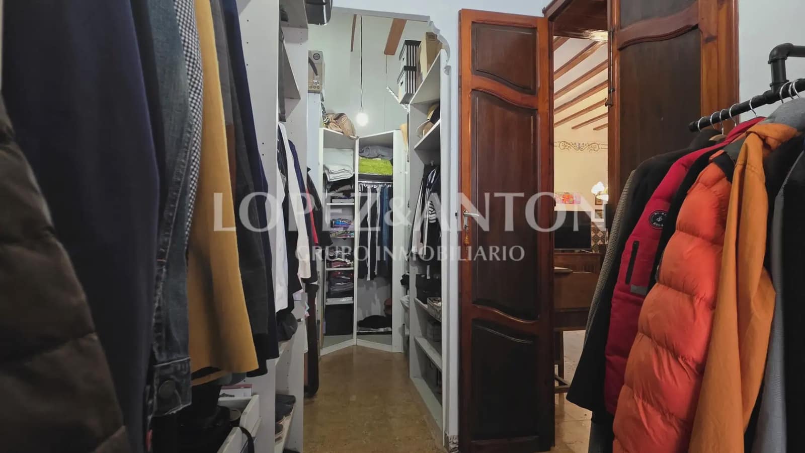 3 sypialnia Dom na sprzedaż w La Pobla de Vallbona z basenem - 395 000 € (Ref: 9902253)