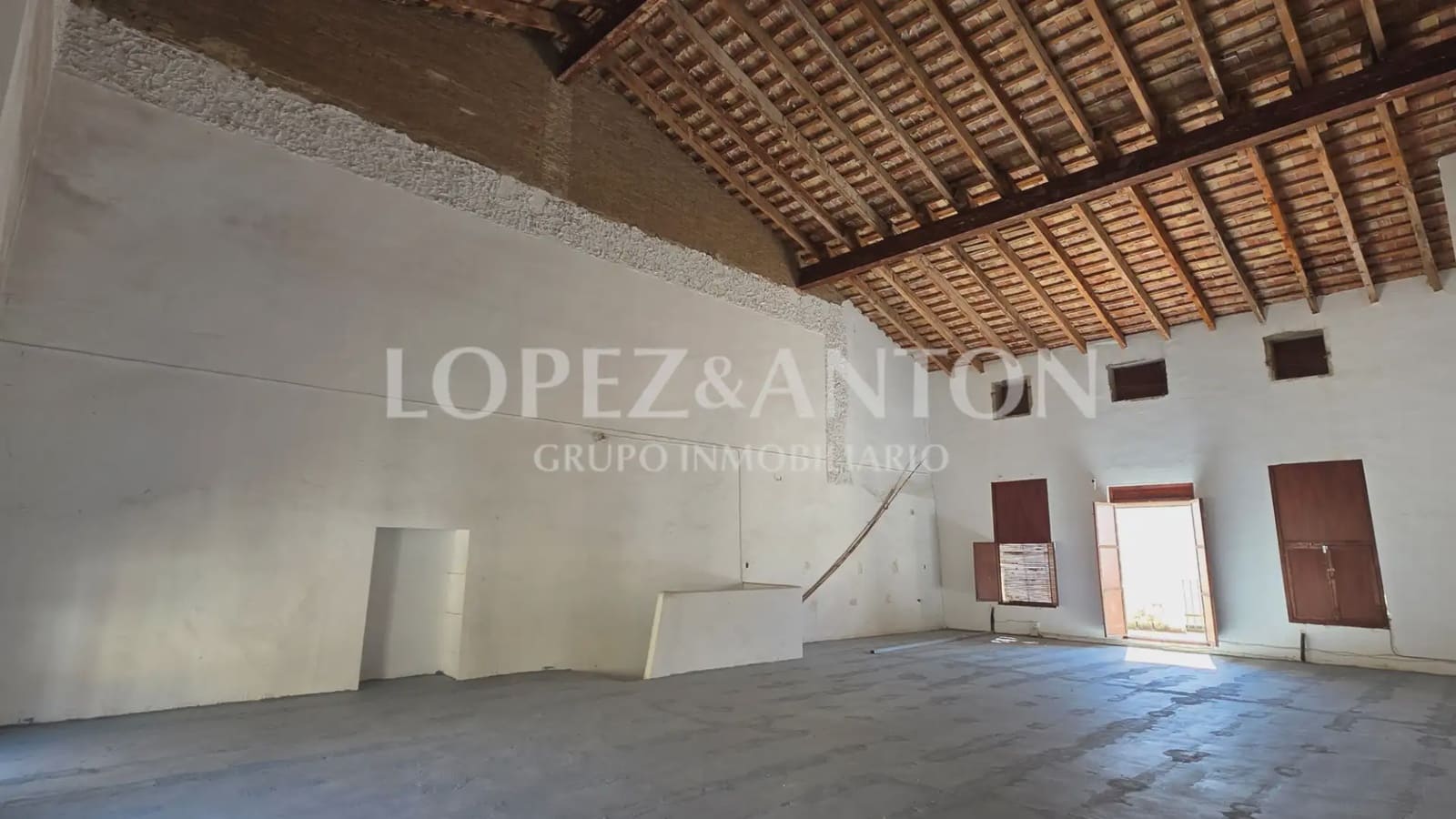3 sypialnia Dom na sprzedaż w La Pobla de Vallbona z basenem - 395 000 € (Ref: 9902253)