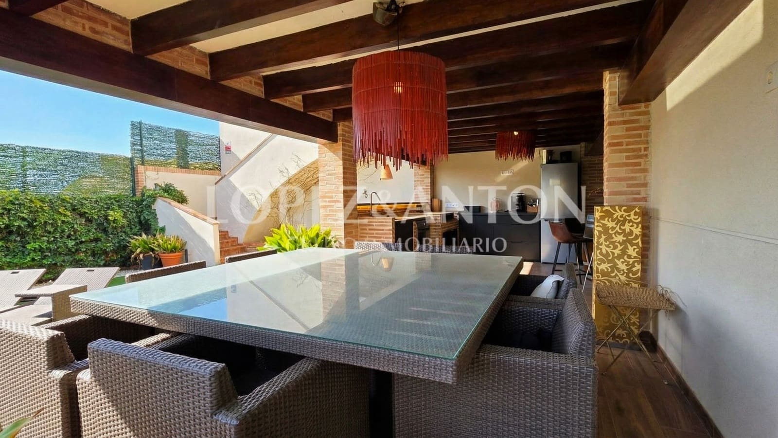 3 bedroom Villa for sale in San Antonio de Benageber with pool garage - € 650,000 (Ref: 9918668)