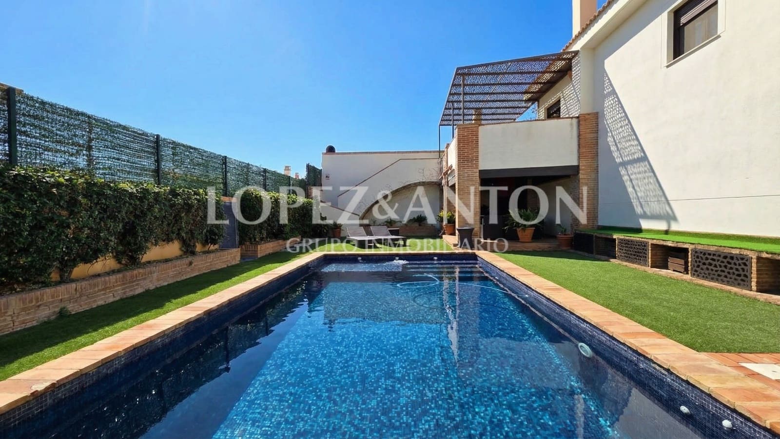 3 bedroom Villa for sale in San Antonio de Benageber with pool garage - € 650,000 (Ref: 9918668)