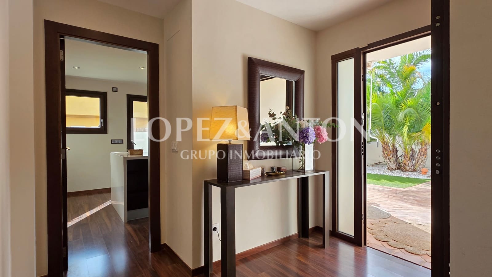 3 bedroom Villa for sale in San Antonio de Benageber with pool garage - € 650,000 (Ref: 9918668)