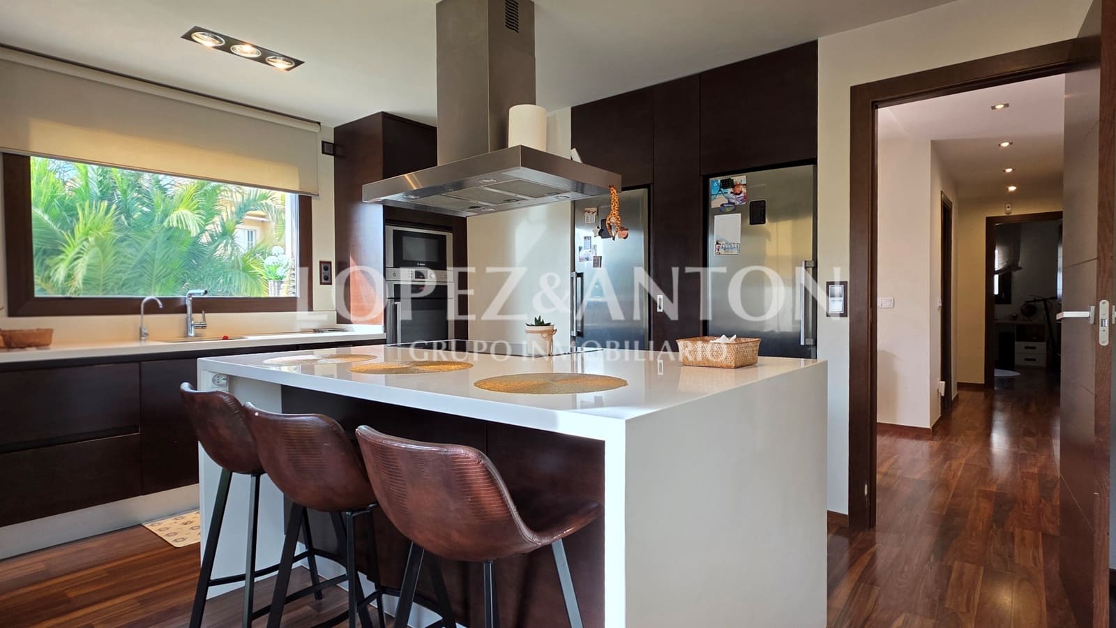 3 bedroom Villa for sale in San Antonio de Benageber with pool garage - € 650,000 (Ref: 9918668)