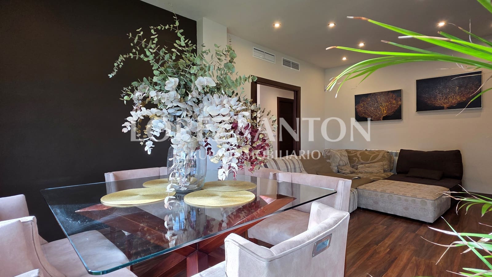 3 bedroom Villa for sale in San Antonio de Benageber with pool garage - € 650,000 (Ref: 9918668)