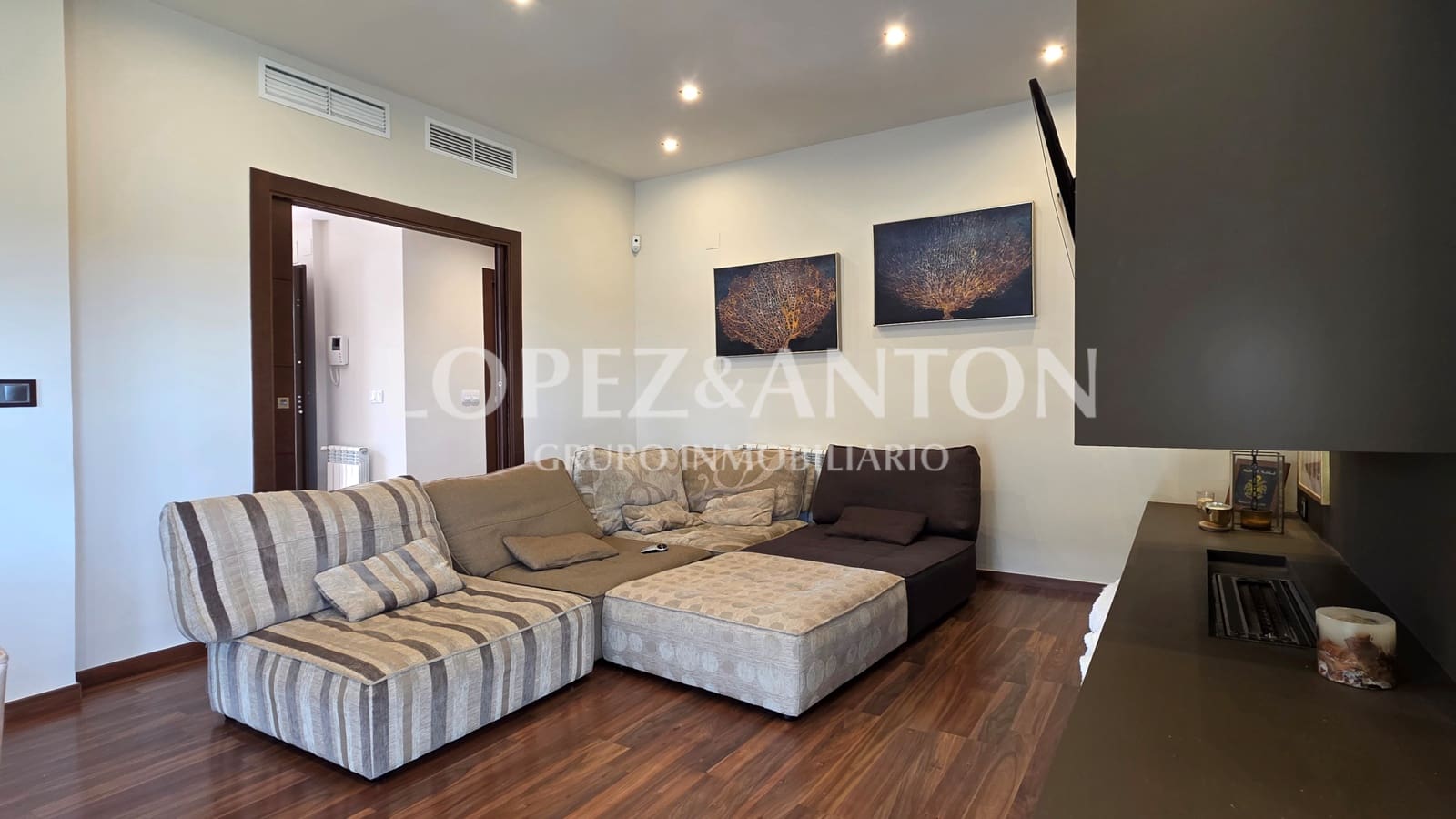 3 bedroom Villa for sale in San Antonio de Benageber with pool garage - € 650,000 (Ref: 9918668)