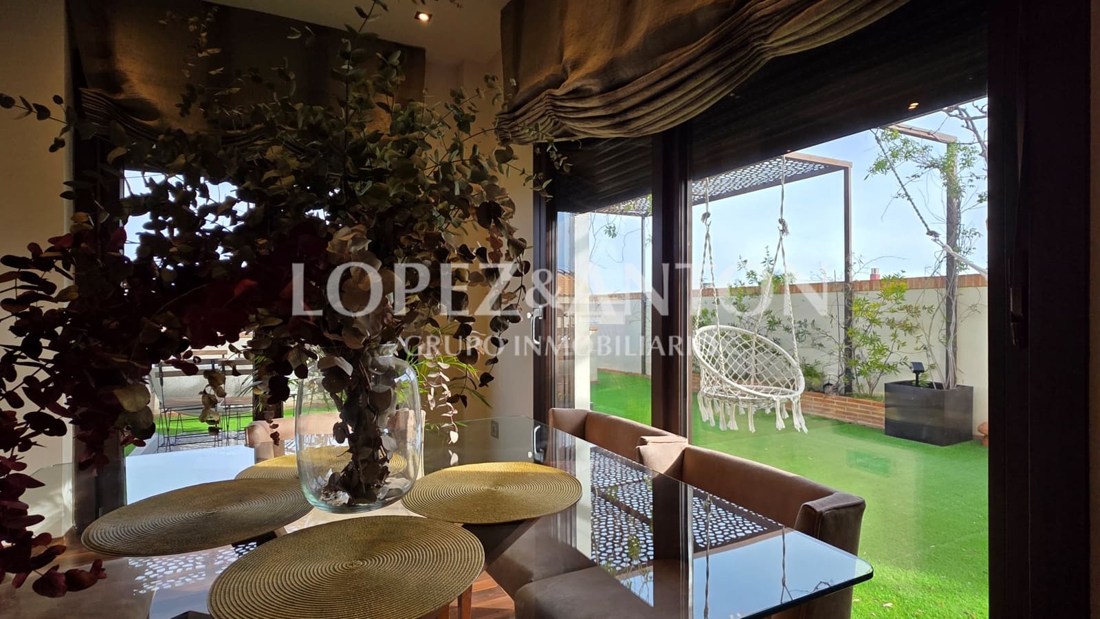 3 bedroom Villa for sale in San Antonio de Benageber with pool garage - € 650,000 (Ref: 9918668)