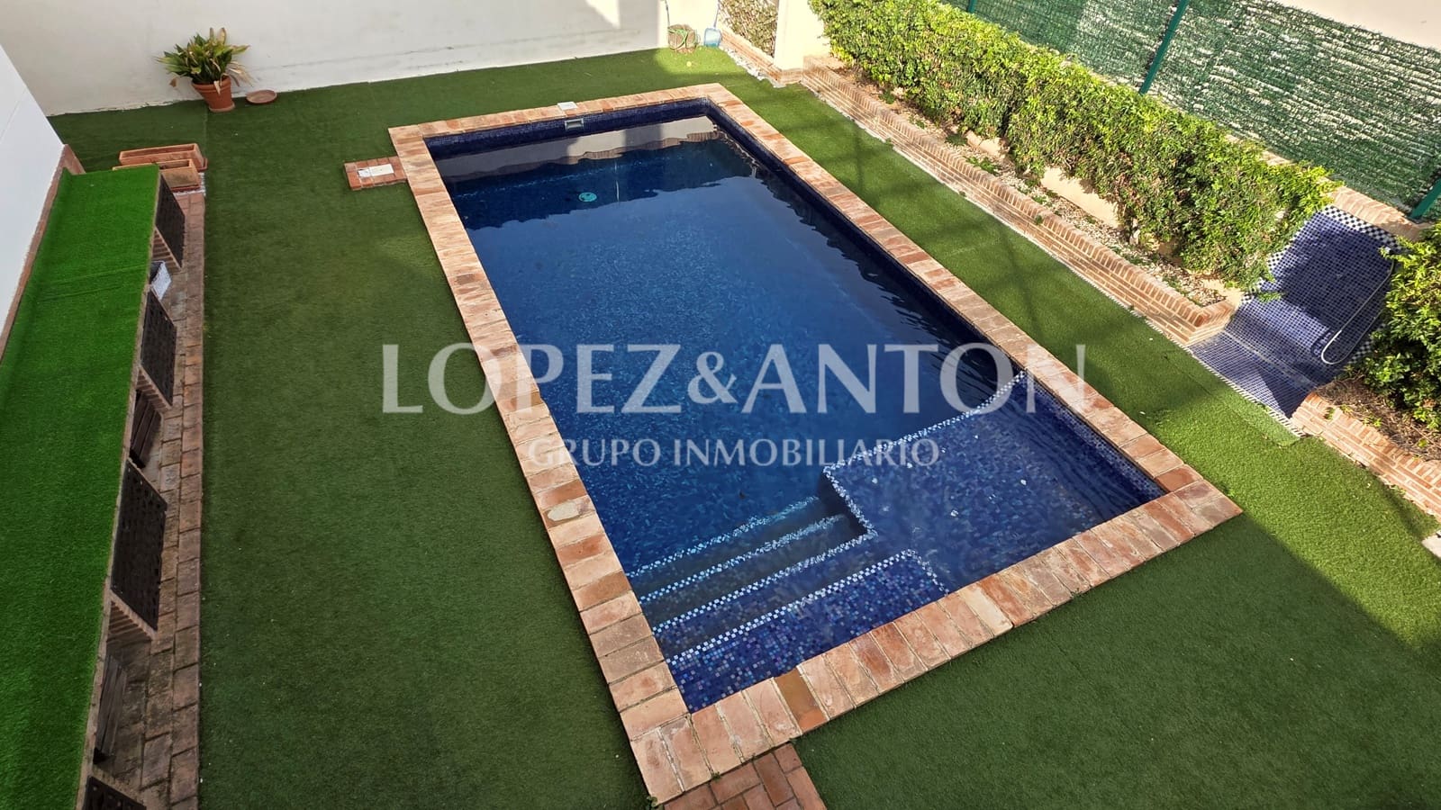 3 bedroom Villa for sale in San Antonio de Benageber with pool garage - € 650,000 (Ref: 9918668)