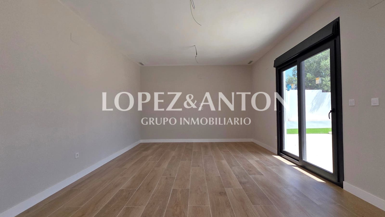 4 soveværelse Villa til salg i L'Eliana med swimmingpool garage - € 950.000 (Ref: 9944914)
