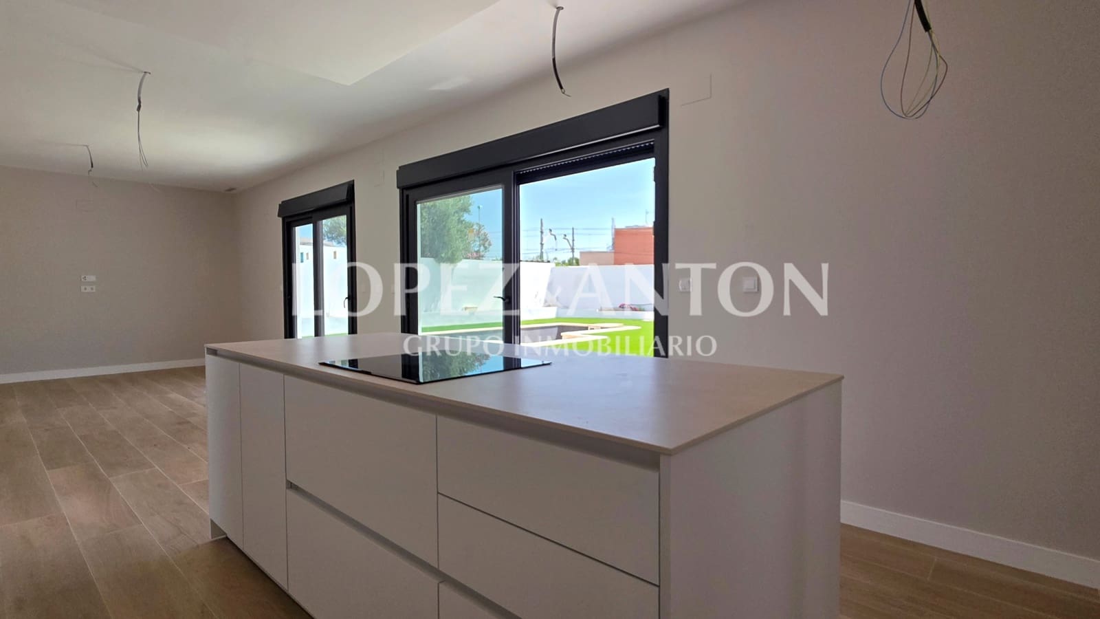 4 soveværelse Villa til salg i L'Eliana med swimmingpool garage - € 950.000 (Ref: 9944914)